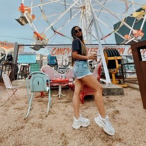 Meet your Posher, Dayan